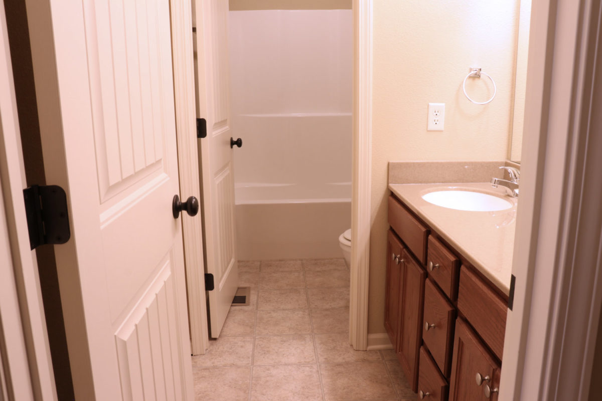 Myrna Manor Kerns Rentals